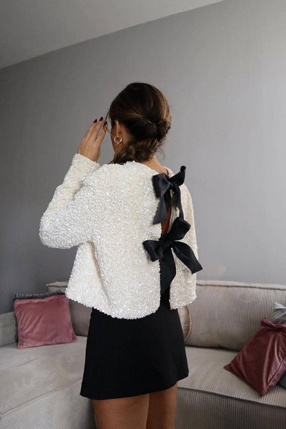 Noria | Modern chic blouse with striking accents